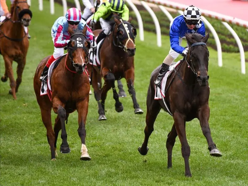 Kentucky Breeze (right) beats Al Galayel at The Valley.