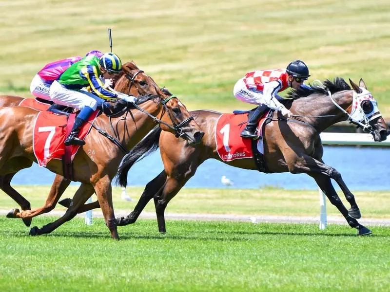 Thomas Stockdale wins on Maracaibo at Sandown.