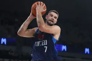 Isaac Humphries