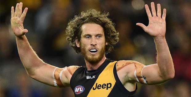 Vickery to Hawks