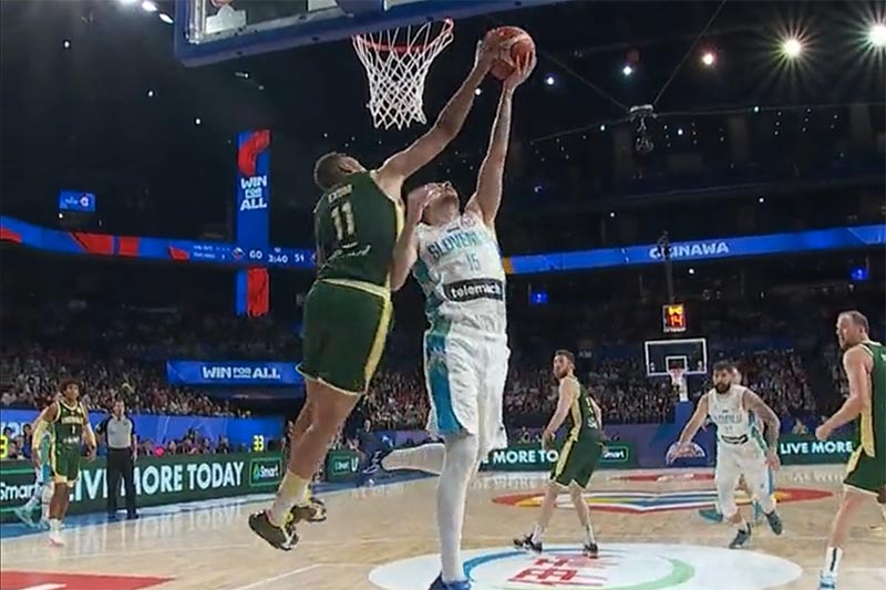 Dante Exum blocks his Slovenian opponent in the Boomers FIBA World Cup loss on Friday night. 